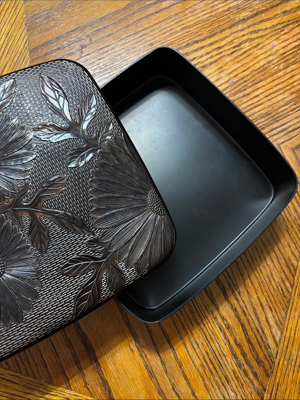 Vintage faux-Kamakura style molded resin box gorgeous floral details